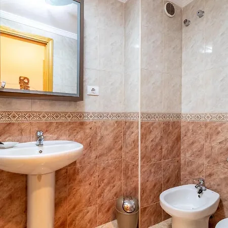 Flatguest + 2 Bdr + Wifi + 4pax * Инхенио