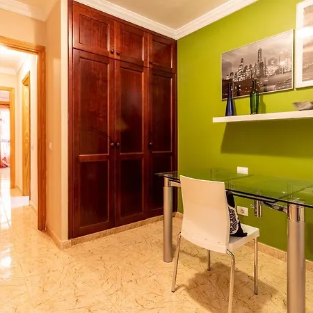 Flatguest + 2 Bdr + Wifi + 4pax Apartmán
